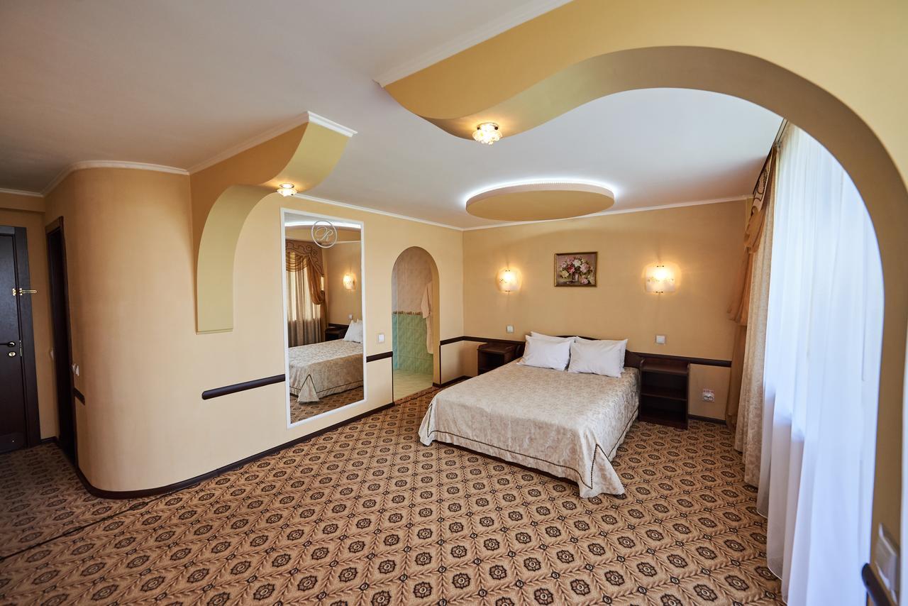 Hotel Rassvet Dniepropietrowsk Zewnętrze zdjęcie
